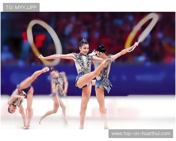 体操选手完美组合动作赢得满堂喝彩